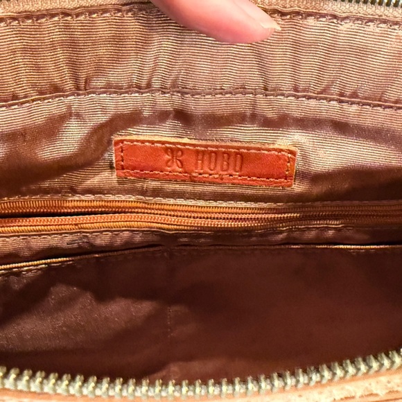HOBO Brand tan leather bag - Picture 5 of 9